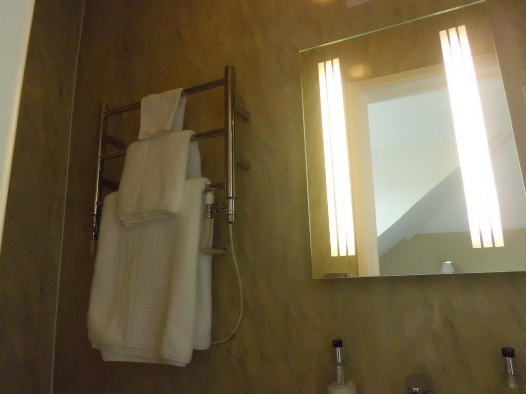 בריקסהאם Fair Winds Guest House חדר תמונה